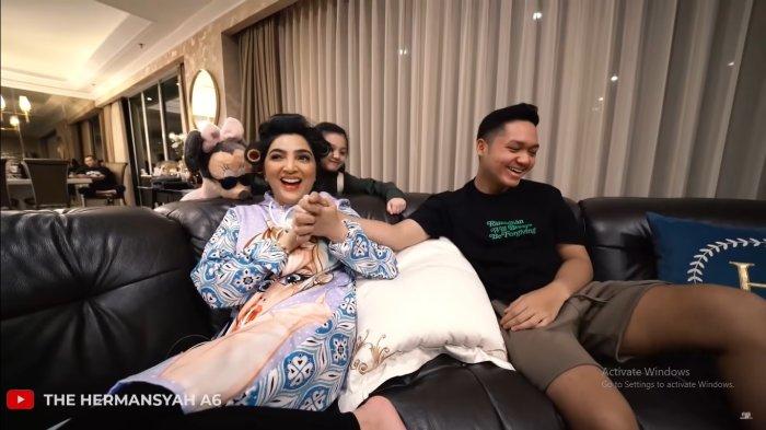 Mendengar jawab Azriel, Ashanty semakin tercengang karena pertama kalinya mendengar pengakuan sang anak.