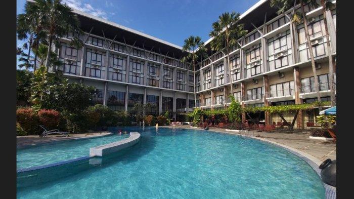 Penampakan Hotel Horison Ultima Ratu Serang dengan kolam renang utamanya yang elegan.