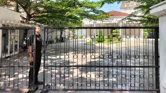 RUMAH MEMORIAL - Rumah masa kecil ekonom senior Kwik Kian GIe di Jalan Pieree Tendean, Kota Semarang, Jawa Tengah, Selasa (29/7/2025). Rumah yang kini menjadi Kwik Hway Gwan Memorial Building ini merekam jejak Kwik tumbuh dari SD hingga SMA.