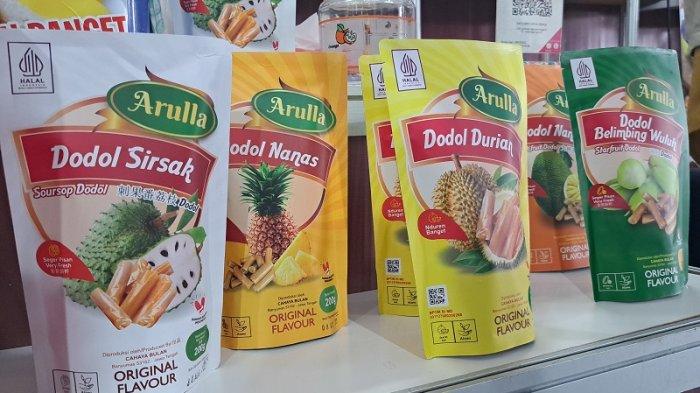 DODOL BUAH - Beragam kemasan Dodol Buah Arulla produksi Prestiana Endah Wulandari, Minggu (29/6/2025). Prestina menyulap berbagai buah menjadi dodol bernilai ekonomi dan dusukai.