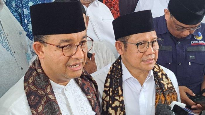 Bakal Calon Presiden, Anies Baswedan dan Bakal Calon Wakil Presiden, Muhaimin Iskandar saat bertemu di Ponpes Darussalam, Dukuhwaluh, Purwokerto, dan melakukan orasi kebangsaan, Selasa (3/10/2023).