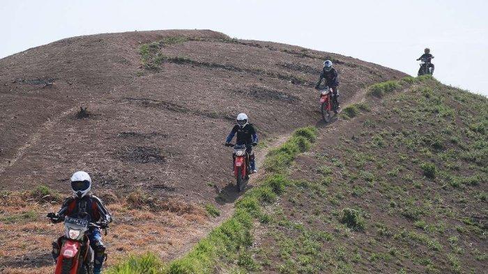 Hobi Terabasan, Begini Teknik Aman dan Nyaman Naik Motor Trail