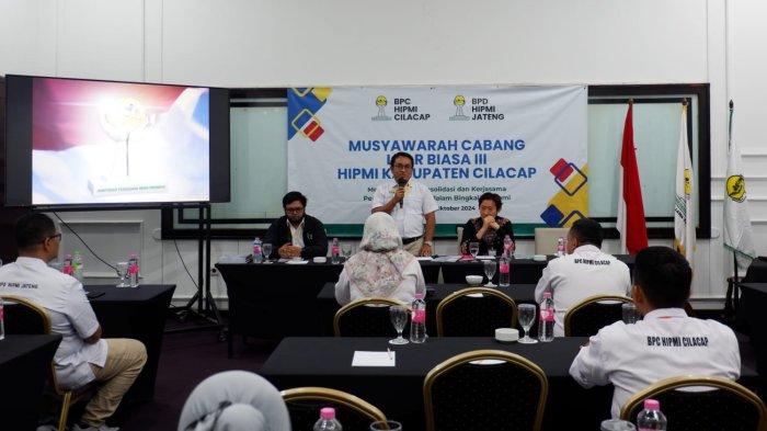 OKK BPD Himpunan Pengusaha Muda Indonesia (Hipmi) Jateng memimpin musyawarah cabang luar biasa (muscablub) Hipmi Cilacap, baru-baru ini.