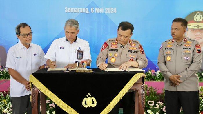 Kapolda Jateng, Irjen Pol Ahmad Luthfi bersama pimpinan Semen Gresik menandatangani Nota Kesepahaman (MoU) pengamanan PT Semen Gresik-Pabrik Rembang dengan Polda Jateng di Gombel Golf Kota Semarang pada Senin, (6/5/2024) siang.