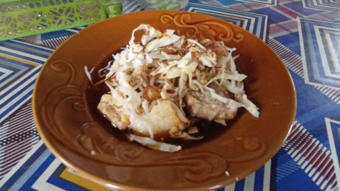 Tahu Kupat Legendaris Mbah Djawi makanan sehat yang wajib dicoba saat di Kota Lama Banyumas.