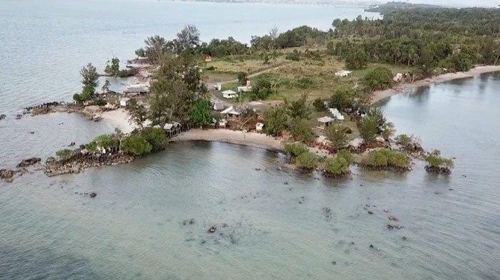 Potret Pantai Setumu yang berada di Pulau Dompak, Kota Tanjungpinang dari udara