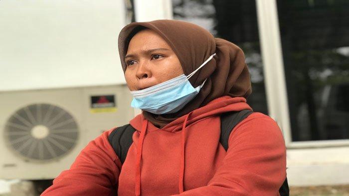 Delia menceritakan upaya menyelamatkan siswa SMPN 22 Batam saat ruang kelas terkena uap gas air mata, Kamis (7/9/2023)