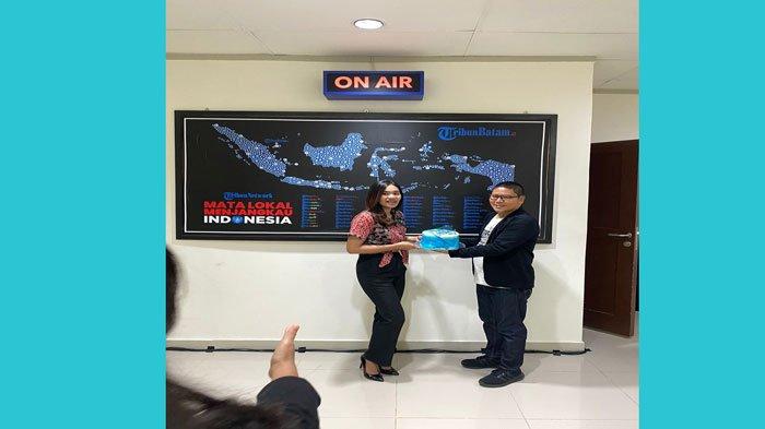 Perwakilan Four Points saat menghadiri HUT Tribun Batam, Jumat (15/9/2023)