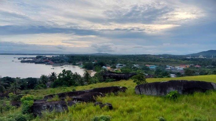 DESTINASI WISATA - Pemandangan dari destinasi wisata Batu Datar, Kabupaten Natuna, Provinsi Kepri yang tersaji indah