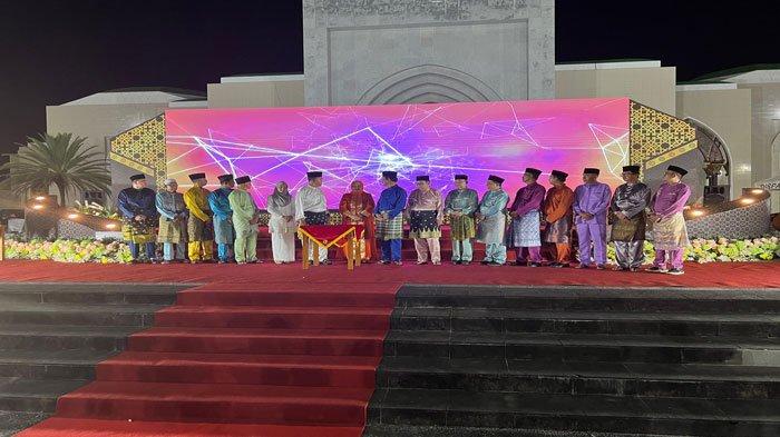 Suasana pembukaan MTQ ke XI tingkat Kabupaten Natuna di Masjid Agung Natuna, Kecamatan Bunguran Timur, Kabupaten Natuna, Minggu (21/4/2024).