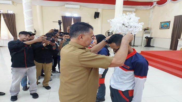 Bupati Natuna, Wan Siswandi saat menghadiri pembukaan Pelatihan Teknis Potensi SAR Pertolongan Pertama Pada Kecelakaan (First Aid), di Gedung Sri Srindit, Ranai, Senin (23/10/2023).