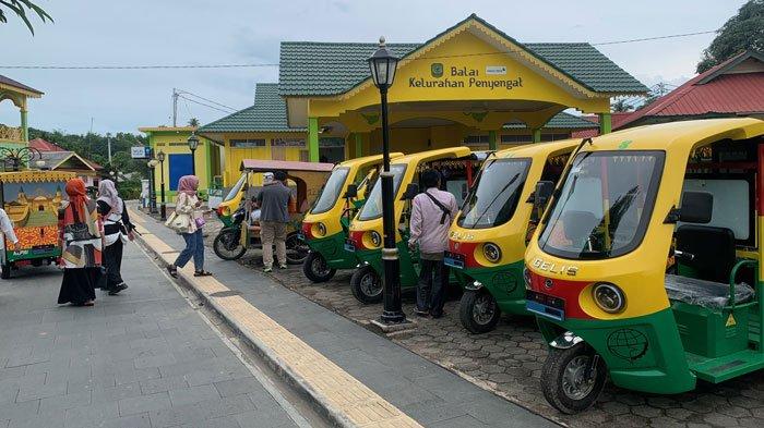 Gelis atau Gerobak listrik menjadi transportasi baru yang ada di Pulau Penyengat, Tanjungpinang.