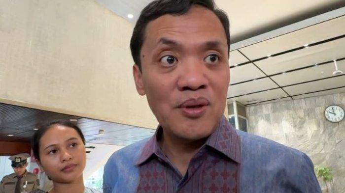 SKCK DIHAPUS - Ketua Komisi III DPR Habiburokhman. Wakil Ketua Umum Partai Gerindra ini sepakat mengenai usulan SKCK dihapuskan.