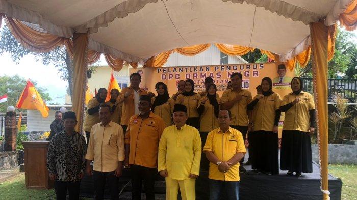 PELANTIKAN MKGR - Ketua MKGR Kepri Rizki Faisal melantik pengurus DPC MKGR Batam masa bakti 2023-2028 di Joglo, Tiban 1, Sekupang Batam, Jumat (29/12/2023)