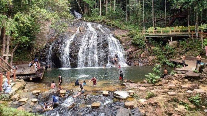 AIR TERJUN RESUN LINGGA - Destinasi wisata Kepri di Lingga Air Terjun Resun jadi favorit warga lokasi di sana dan wisatawan.