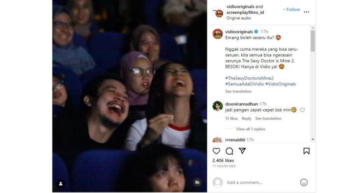 Anya Geraldine terbahak-bahak saat tertawa melihat series yang ia perankan, Jumat (15/9/2023).