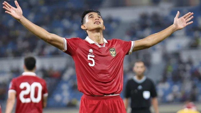 Bek Timnas Indonesia Rizky Ridho saat selebrasi usai setelah cetak gol ke gawang Brunei Darussalam