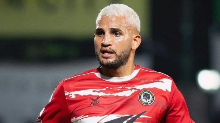 Bek asal Brasil, Pedro Dias dirumorkan merapat ke Persija Jakarta.