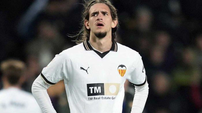 Bek muda Valencia, Yarek Gasiorowski jadi incaran Juventus