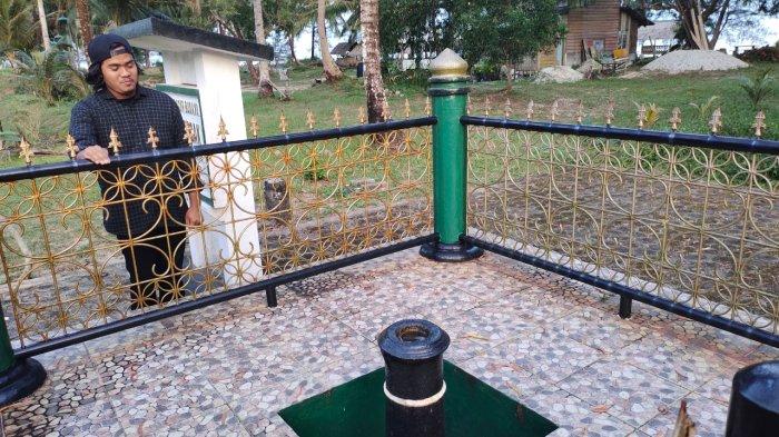 Cagar Budaya Meriam Tegak yang terdapat di lokasi wisata Batu Berdaun, Dabo Singkep, Kabupaten Lingga, Provinsi Kepri