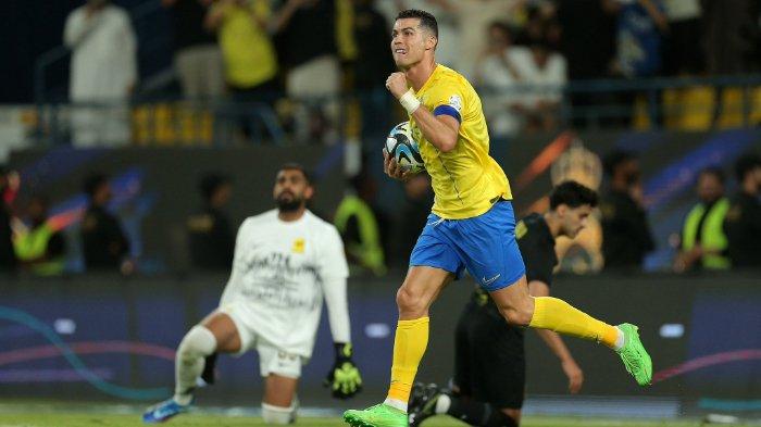Cristiano Ronaldo dikabarkan bakal batal ditemani dua bintang Liverpool, Alisson Becker dan Virgil van Dijk, di Al Nassr untuk musim depan.