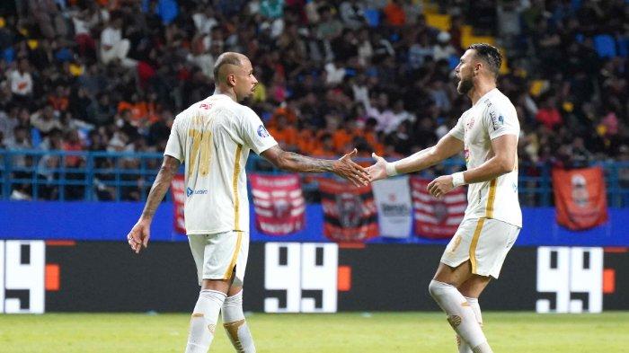 Memainkan dua striker jadi salah satu opsi dari Thomas Doll untuk Persija Jakarta menyambut pekan 25 BRI Liga 1 2023-2024.