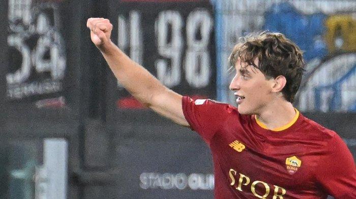 Gelandang AS Roma asal Italia Edoardo Bove