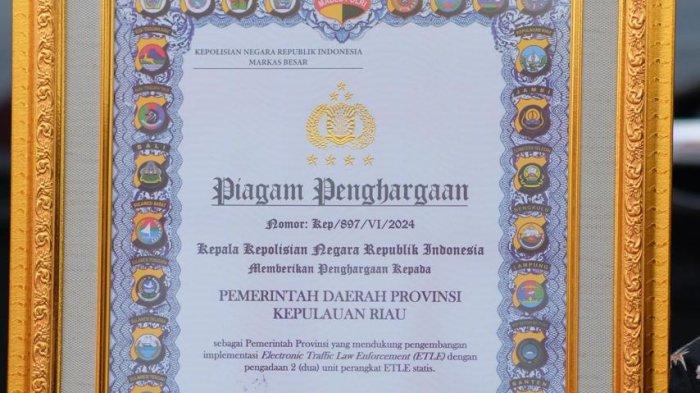 Penghargaan dari Kapolri Jenderal Pol. Listyo Sigit Prabowo atas dukungan yang diberikan Pemerintah Provinsi Kepri untuk pengembangan sistem Electronic Traffic Law Enforcement (ETLE) atau tilang elektronik di Kepri
