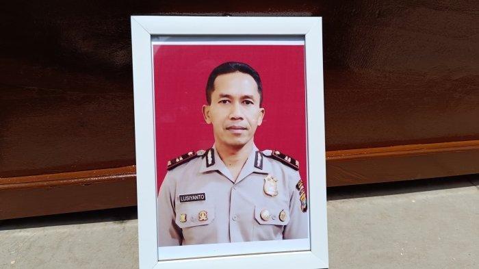 TEWAS DITEMBAK - Foto AKP Anumerta Lusiyanto, Kapolsek Negara Batin yang Tewas Ditembak Saat Gerebek Judi Sabung Ayam di Way Kanan, Lampung, Selasa (18/3/2025).