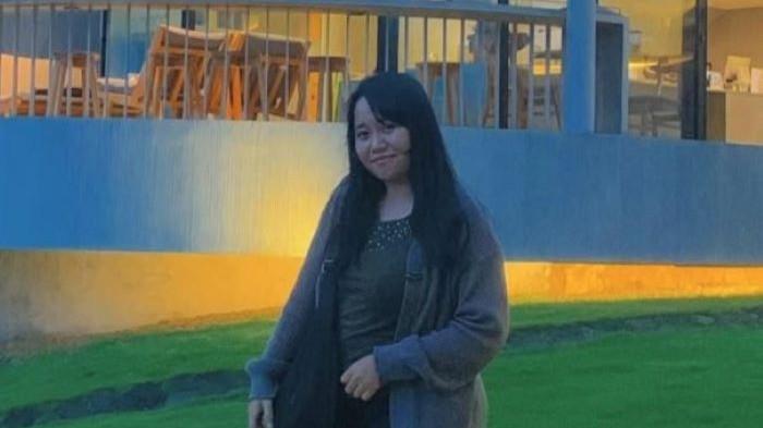CANTIK - Foto semasa hidup Sevi Ayu Claudia (30), driver ojek online, dimana jasadnya terbungkus kardus di Gresik, Minggu (27/7/2025).