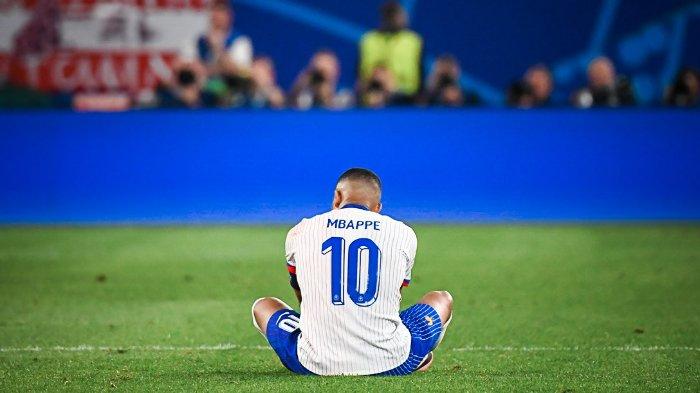 Antoine Griezmann jangan lagi ada yang membandingkan karir sepakbola Kylian Mbappe dengan megabintang Cristiano Ronaldo dan Lionel Messi saat ini.