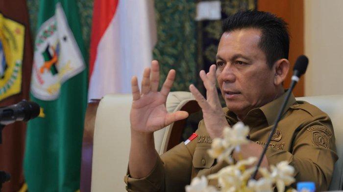 GUBERNUR ANSAR - Gubernur Kepri, Ansar Ahmad saat rapat koordinasi bersama seluruh Bupati dan Walikota Provinsi Kepri di Gedung Daerah, Tanjungpinang, Kamis (8/5/2025).