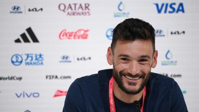 Kapten Timnas Prancis yang bermain sebagai kiper, Hugo Lloris saat jumpa pers jelang pertandingan melawan Polandia, Sabtu (3/12/2022). Prancis akan menghadapi Polandia di babak 16 besar Piala Dunia 2022, Minggu (4/12/2022).