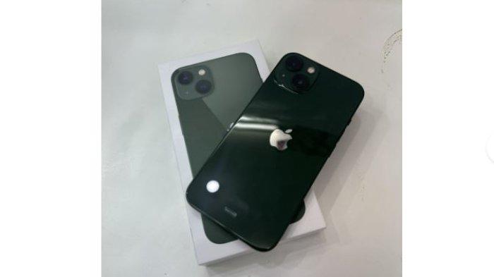 Ilustrasi iPhone 13 second iBox warna hitam.