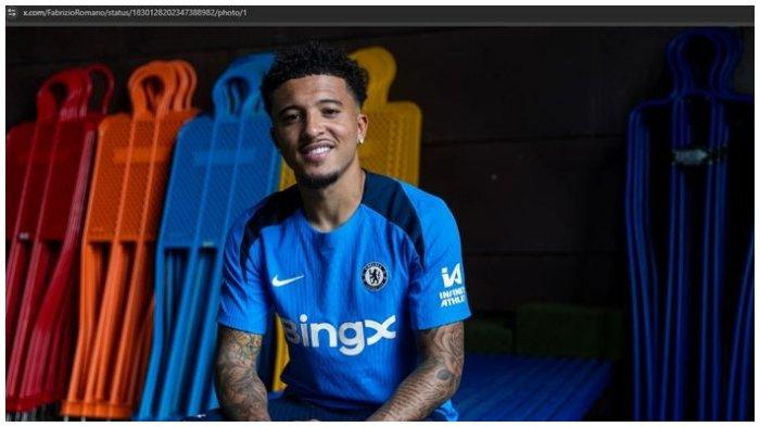 Jadon Sancho resmi berseragam Chelsea.