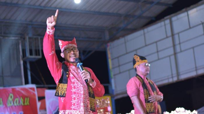 NURYANTO-HARDI - Nuryanto bersama Hardi Selamat Hood saat menyampaikan visi misinya di lapangan SP Plaza Batuaji Kota Batam, Sabtu (26/10/22024).