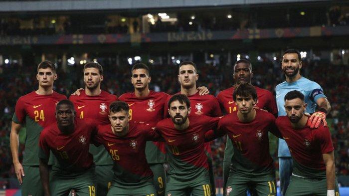 Starting Line Up Timnas Portugal vs Nigeria : (Belakang dari kiri) Antonio Silva, Ruben Dias, Andre Silva, Diogo Dalot, William Carvalho, Rui Patrício. Kemudian bagian depan dari kiri: Nuno Mendes, Otavio Monteiro, Bernardo Silva, Joao Felix dan Bruno Fernandes. Pertandingan Portugal vs Nigeria berlangsung di Stadion Alvalade, Lisbon, Kamis (17/11/2022).