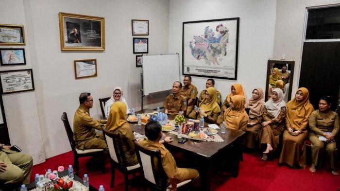 Marlin Agustina saat silahturahmi ke Dinas Pendidikan Provinsi Kepri mengajak memperkuat tali persaudaraan dan kekompakan dengan seluruh ASN di Pemrpov Kepri.