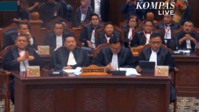 Pengacara tim hukum Prabowo-Gibran yang hadir di sidang perdana MK.