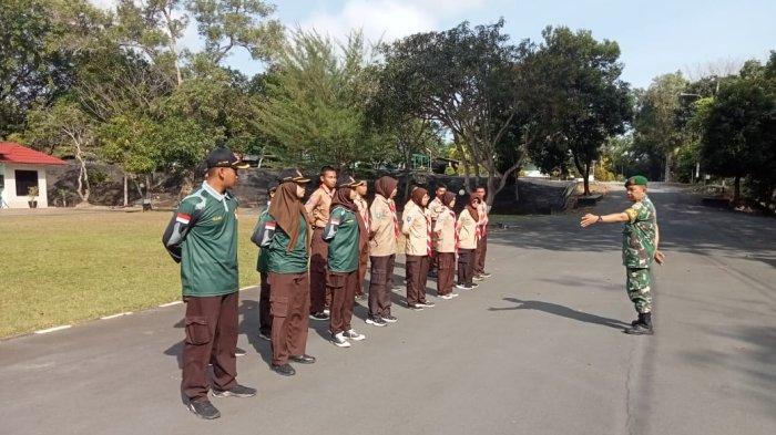 PEMBINAAN PRAMUKA - Kodim 0316/Batam gelar Pembinaan Pramuka Saka Wira Kartika Tahun Anggaran 2025 di Lapangan Makodim 0316/Batam, Jalan Seraya, Kota Batam, Minggu (16/2/2025).