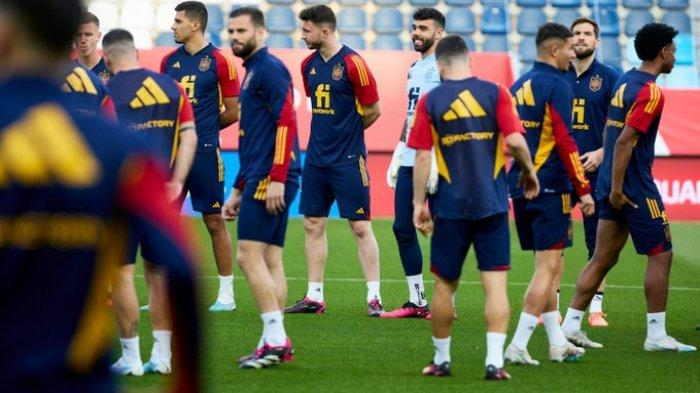 Skuad timnas Spanyol dalam sesi latihan jelang laga Kualifikasi EURO 2024 menghadapi Norwegia. Sabtu (25/3/2023).