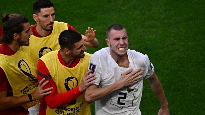 Bek Serbia Strahinja Pavlovic (kanan)