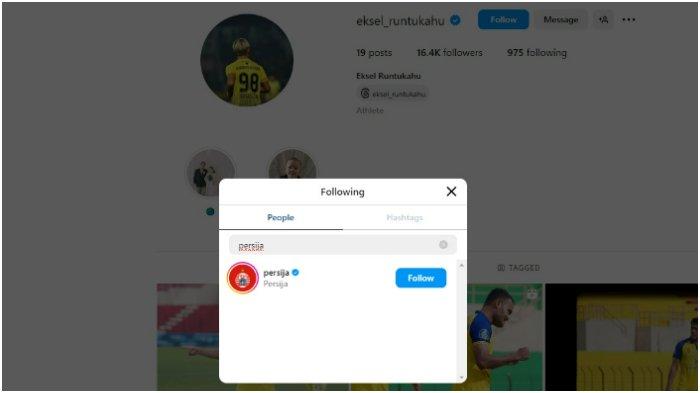 Striker Barito Putera, Eksel Runtukahu mengikuti sosial media Persija Jakarta.