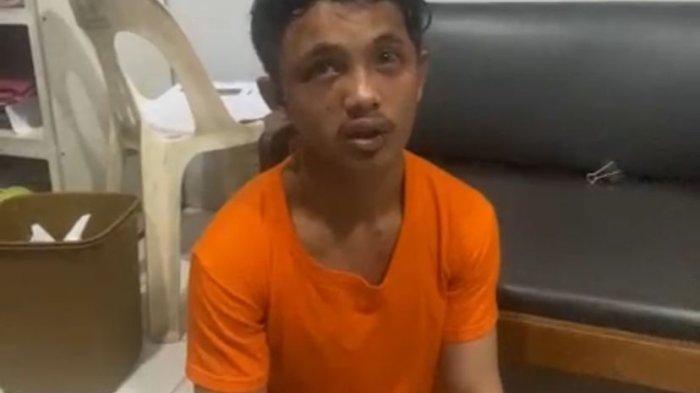 PEMBUNUHAN DI BATAM - Iksan (20) pelaku pembunuhan wanita di Sagulung, Kota Batam, Provinsi Kepri yang ia kenal lewat MiChat. Foto diambil saat ia di Mapolsek Sagulung, Selasa (3/6).