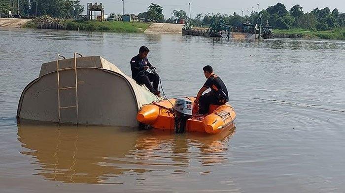 Tim Gabungan Upayakan Evakuasi Truk CPO Terjun ke Sungai Kampar di Pelalawan