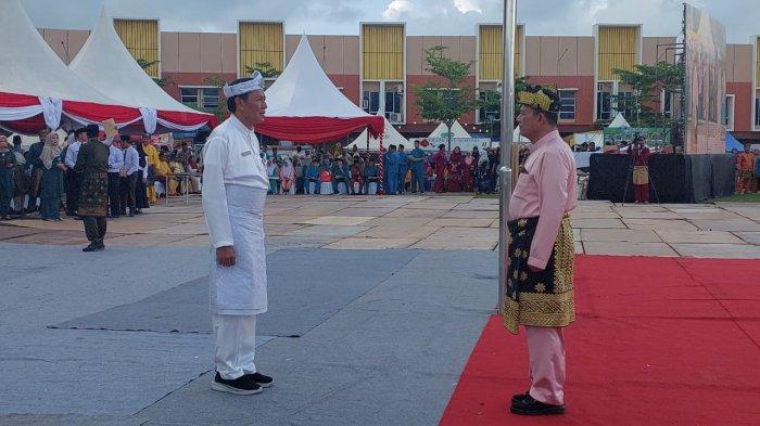 PERINGATAN HARDIKNAS DI BATAM - Upacara peringatan Hari Pendidikan Nasional (Hardiknas) 2024 di Lapangan Cipta Grand City (CGC), Kecamatan Sagulung, Kota Batam, Provinsi Kepulauan Riau (Kepri), Kamis (2/5/2024).
