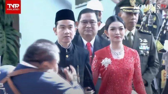 Wapres Terpilih Gibran Rakabuming Raka bersama istrinya, Selvi Ananda tiba di Kompleks Parlemen, Jakarta, pada Minggu (20/10/2024).