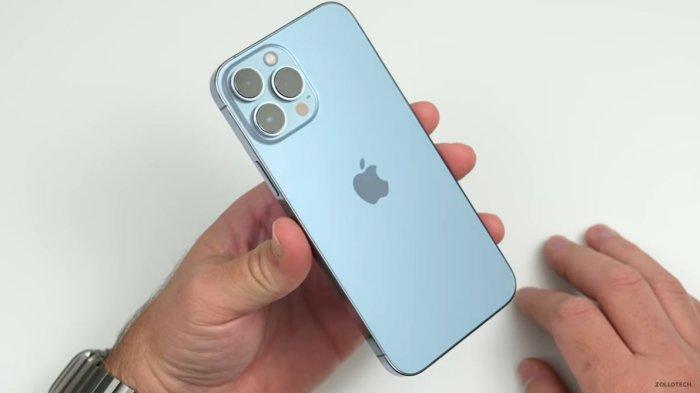 iPhone 13 Pro Max terlihat elegan.