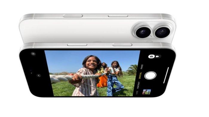HARGA iPHONE TERBARU- Tangkapan layar iPhone 16 memungkinkan Anda mengambil foto dan video 3D dilansir dari apple.com, Kamis (22/5/2025). Berikut