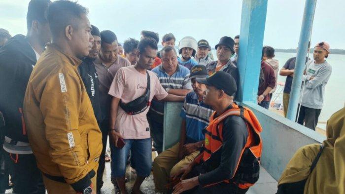 Potret korban selamat atas peristiwa Kapal Pompong tenggelam di perairan Penarek, Kabupaten Lingga, Provinsi Kepri, Selasa (11/7/2023)